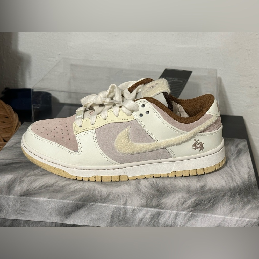 Dunk low “Year of the Rabbit-Fossil Stone” size          m6/wm7.5 GOATcertified